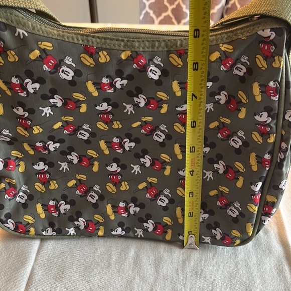 Mickey Mouse shoulder bag & cosmetic case Like New - Picture 3 of 9